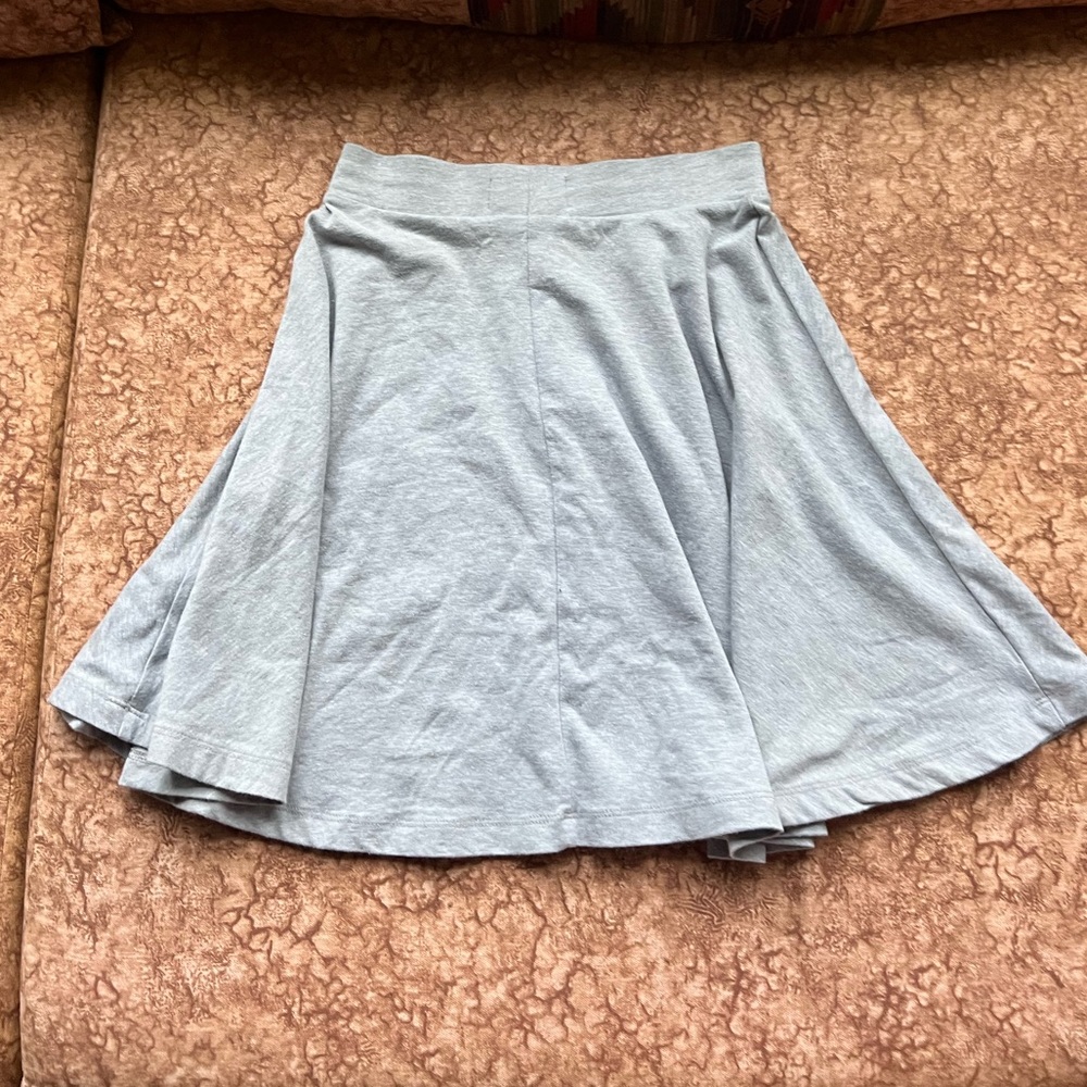 Gray skirt - Picture 3 of 3